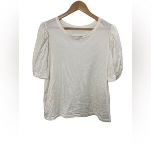 Cropped plus size tee shirt with knotted sleeve detail and light sleeve ruching